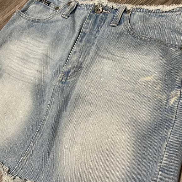 Womens vintage Y2K 2000s Silver Glitter Raw Hem Denim Skirt 28 in Waist - Picture 2 of 6
